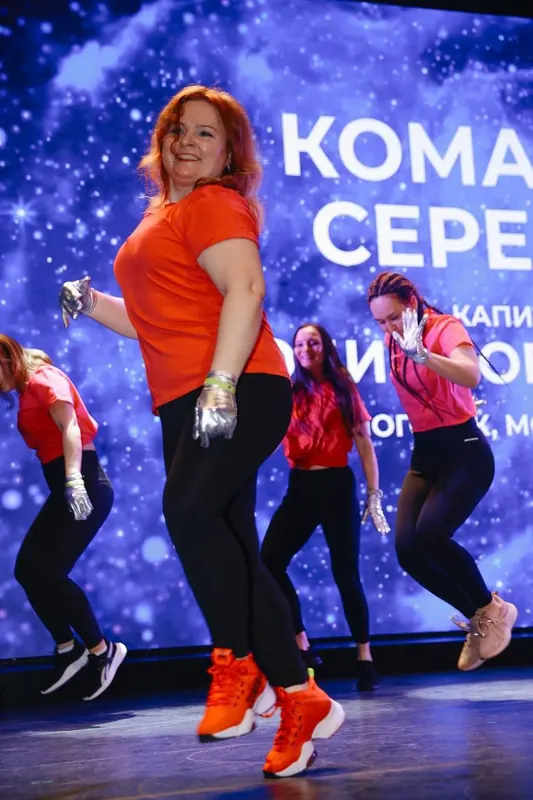 Анна в прыжке на выступлении